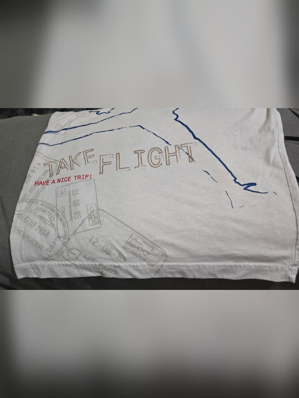 Jordan Take Flight Graphic T-Shirt White Travel Stamp Print Boys Medium - Picture 3 of 6